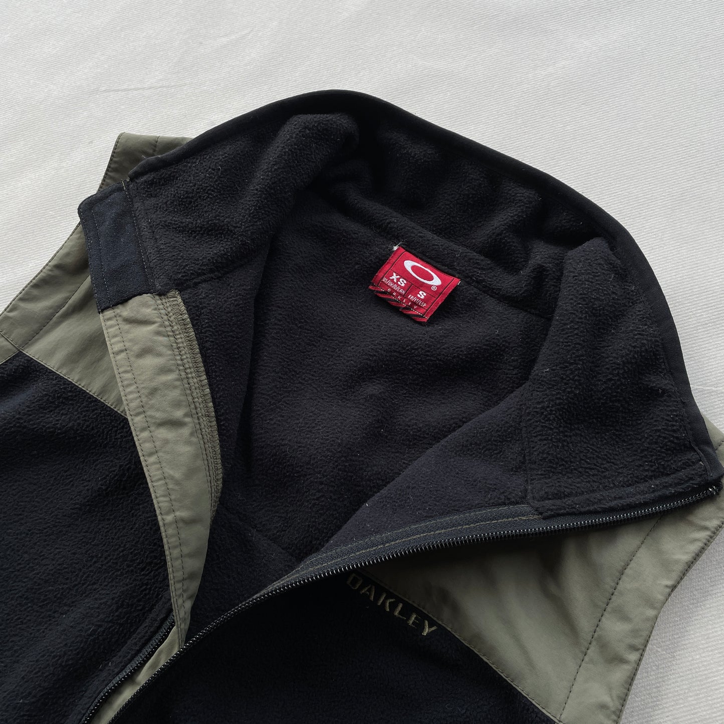 Oakley - 2005 Nylon/Fleece Panelled Vest (S)