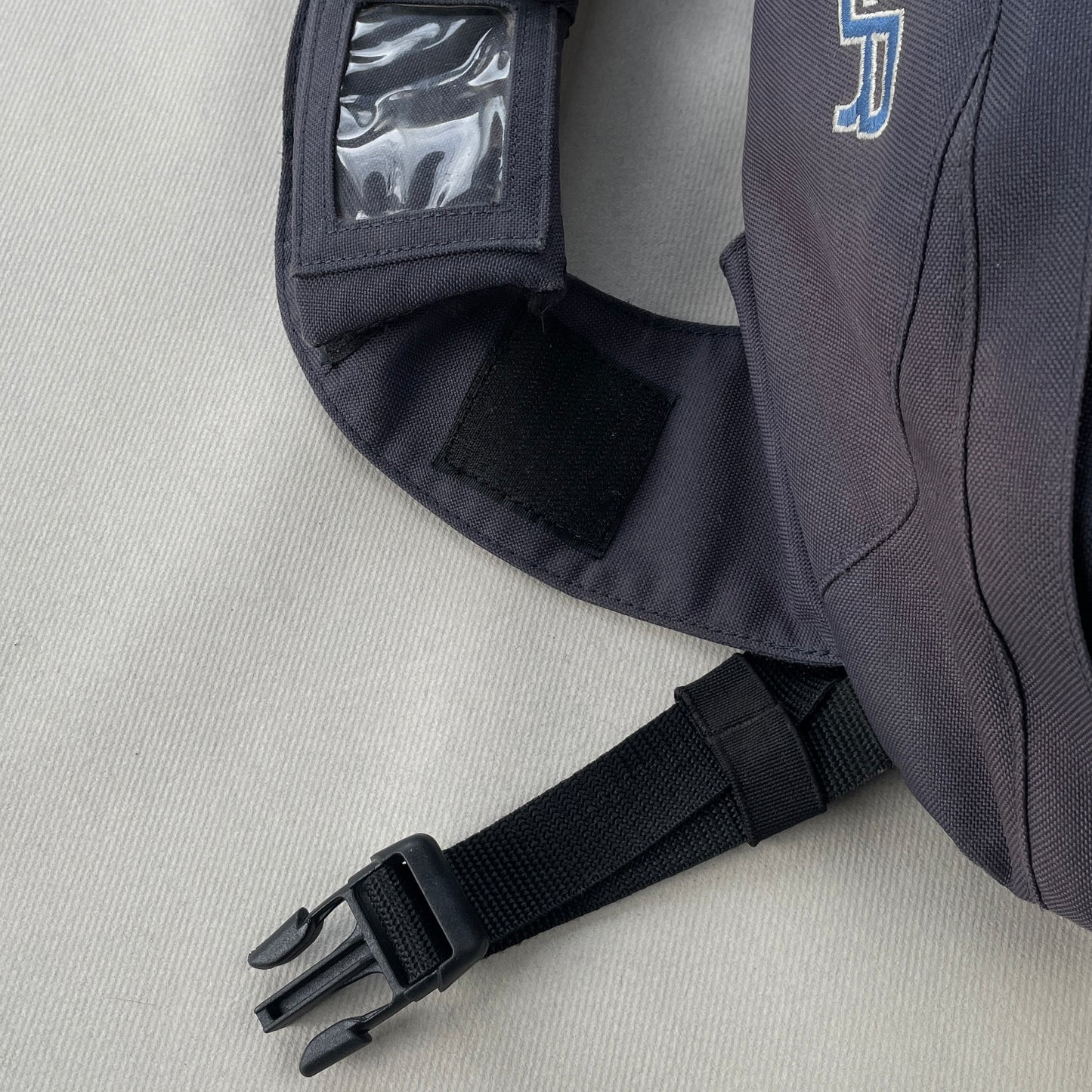 Quiksilver - 2001 Tri-Harness Cyclone Sling Bag