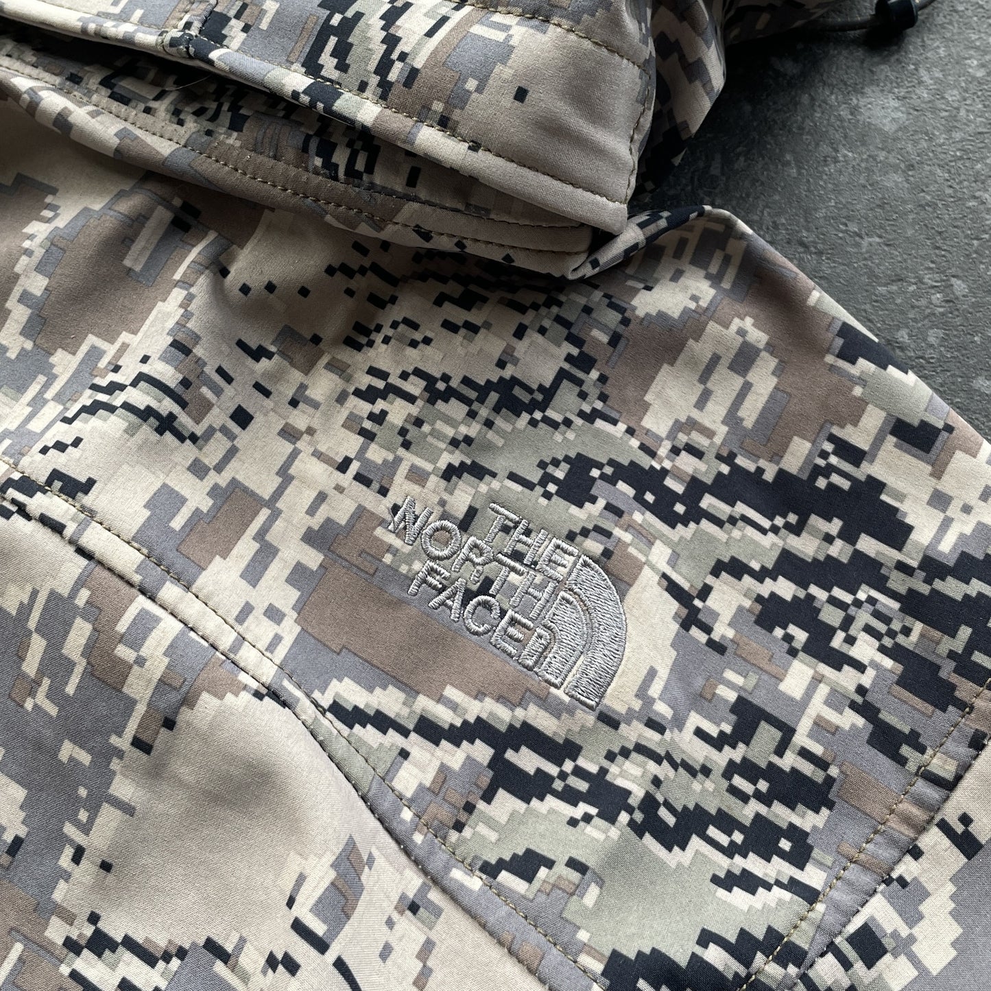 The North Face - 00's Summit Series OptiFade Softshell Fleece-Lined Jacket (S)