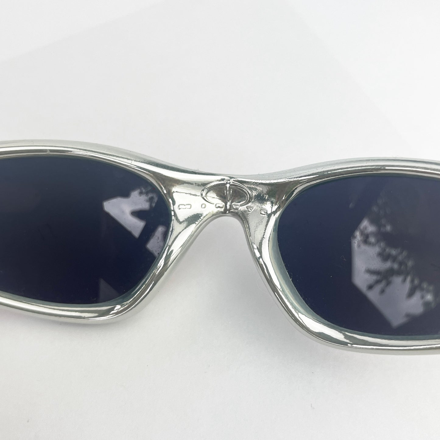 Oakley - 1999 Minute (Gen2) White Chrome/Red Iridium Sunglasses