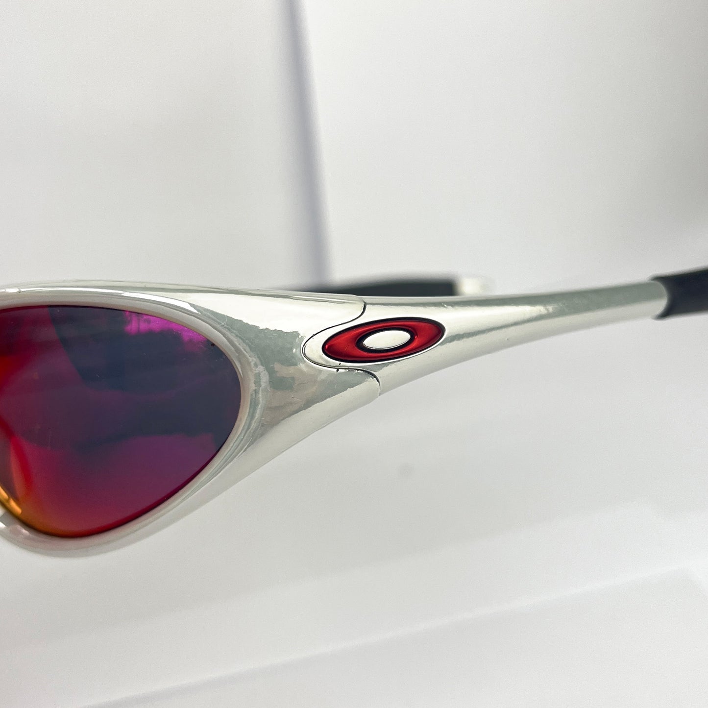 Oakley - 1999 Minute (Gen2) White Chrome/Red Iridium Sunglasses