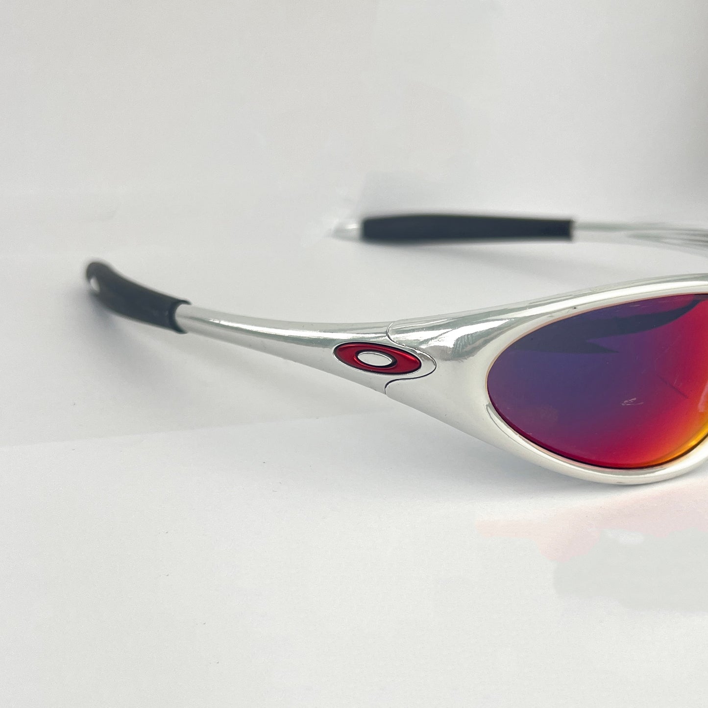 Oakley - 1999 Minute (Gen2) White Chrome/Red Iridium Sunglasses