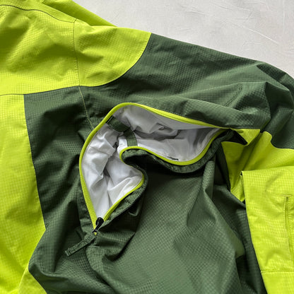 Oakley - 2010 Magnet Technical Vent Ski Jacket (M)