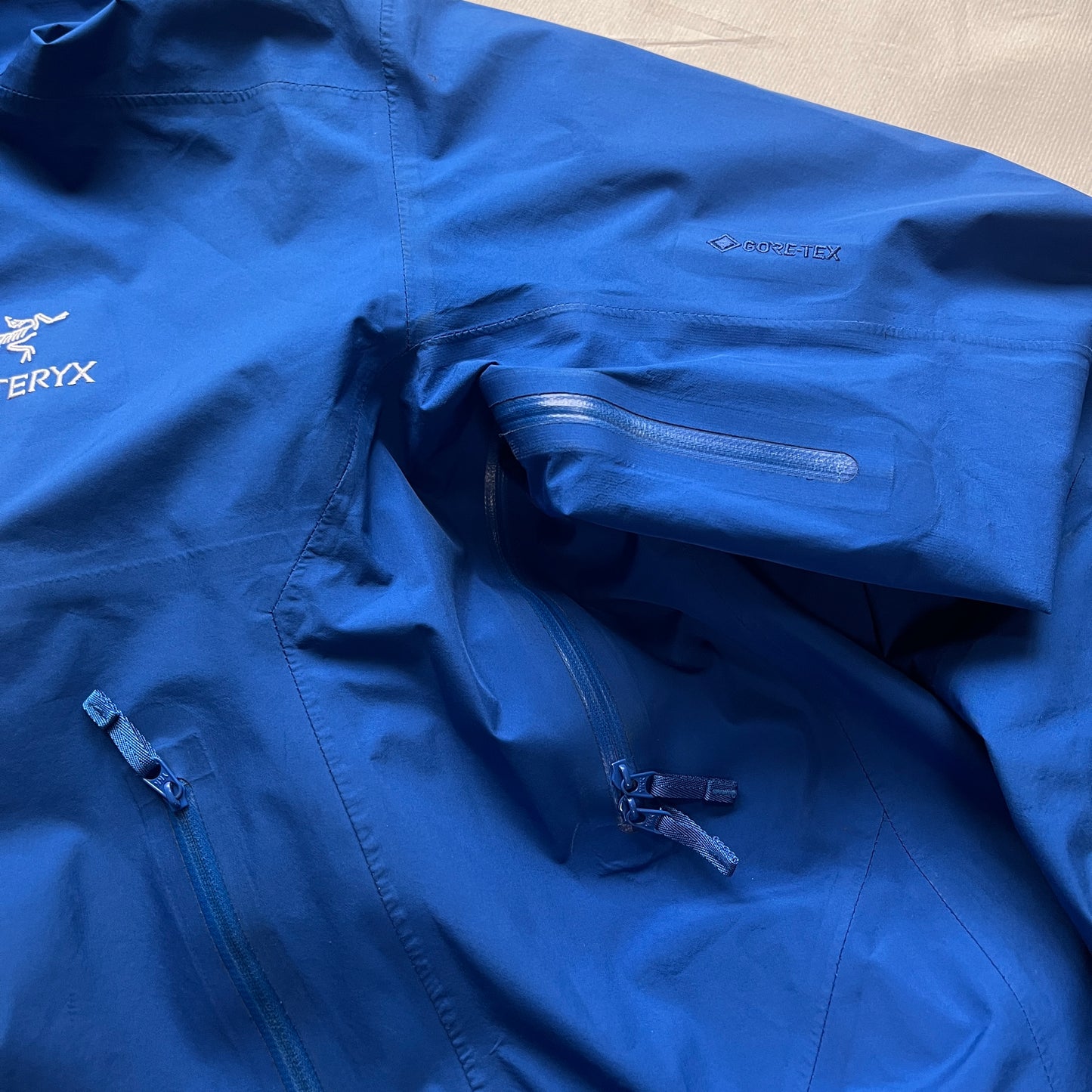 Arc'Teryx - Gore-Tex Beta LT Jacket (M)
