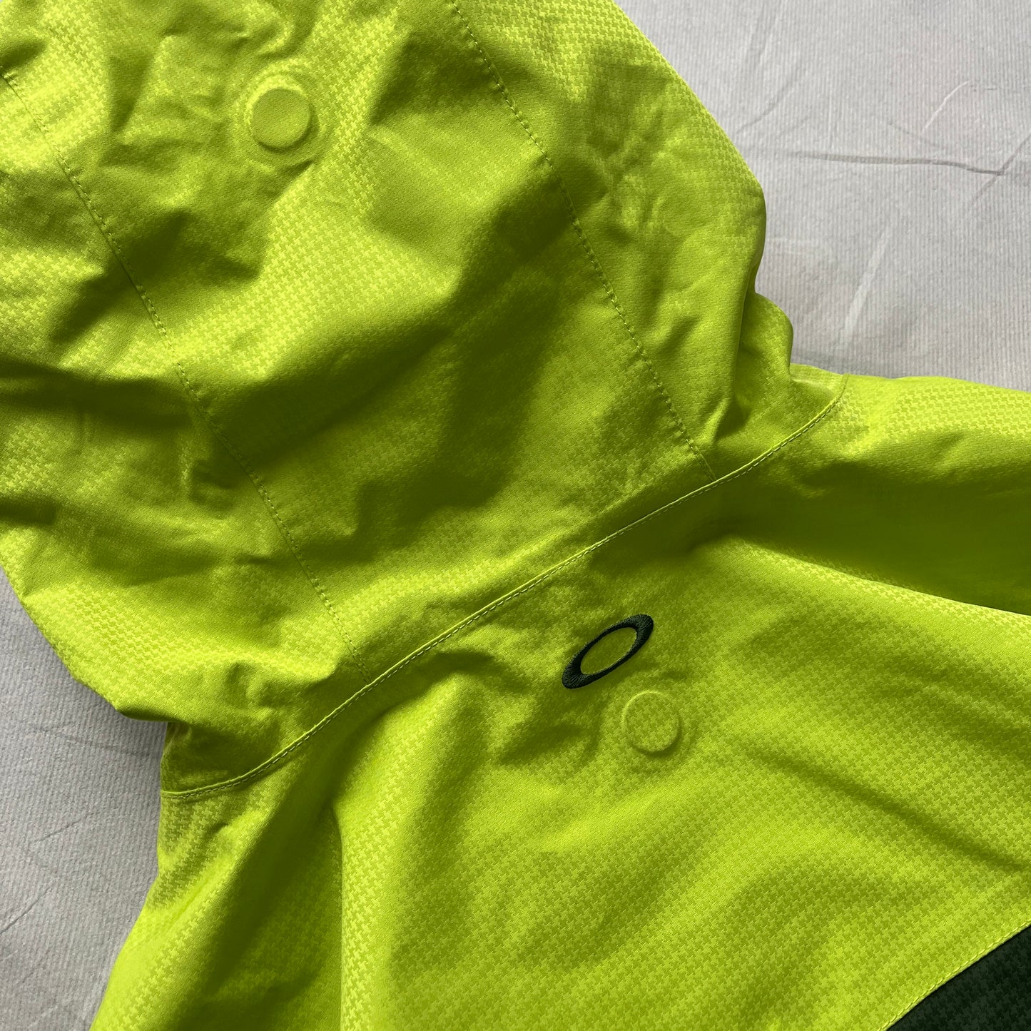 Oakley - 2010 Magnet Technical Vent Ski Jacket (M)