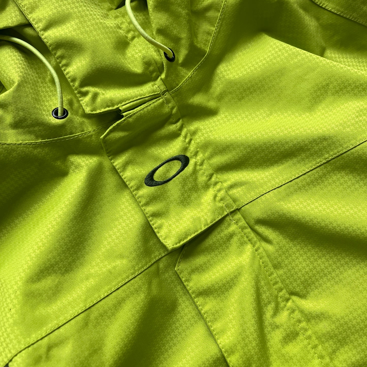 Oakley - 2010 Magnet Technical Vent Ski Jacket (M)