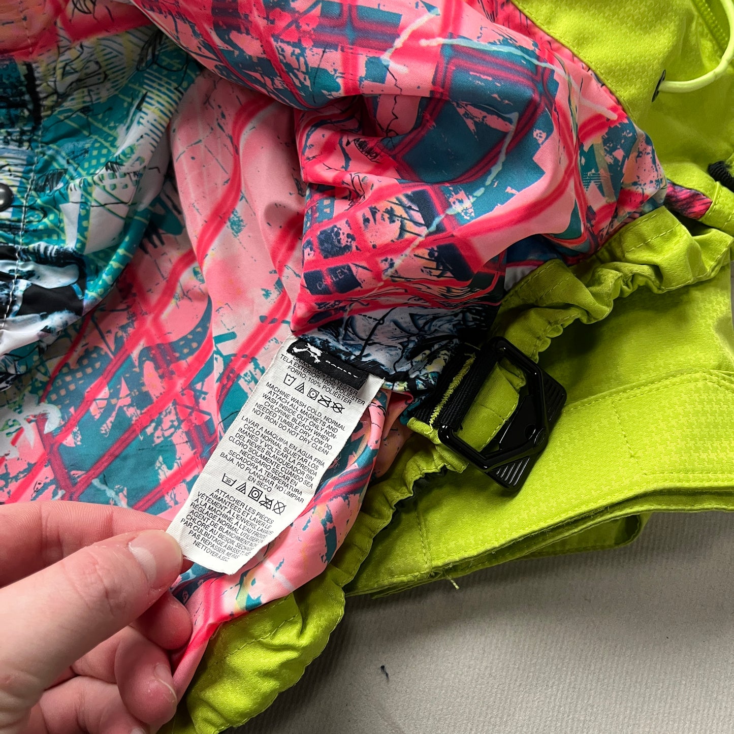 Oakley - 2010 Magnet Technical Vent Ski Jacket (M)