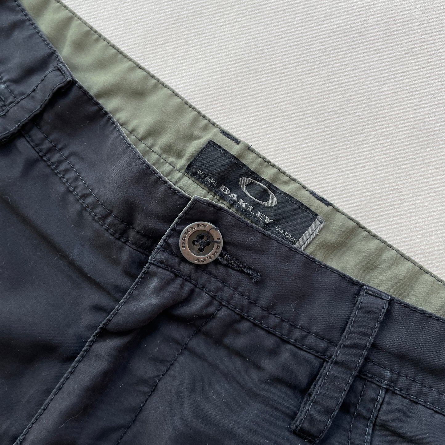 Oakley - Vintage LooseFit Cargo Shorts (34)