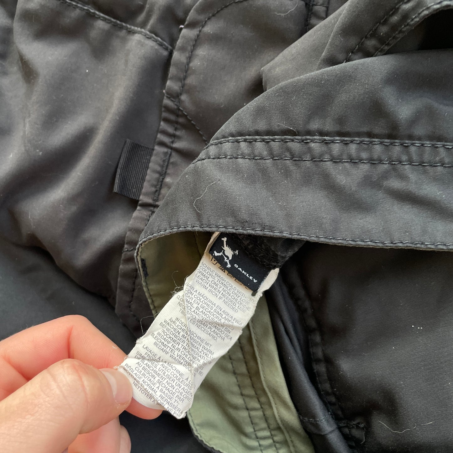 Oakley - Vintage LooseFit Cargo Shorts (34)