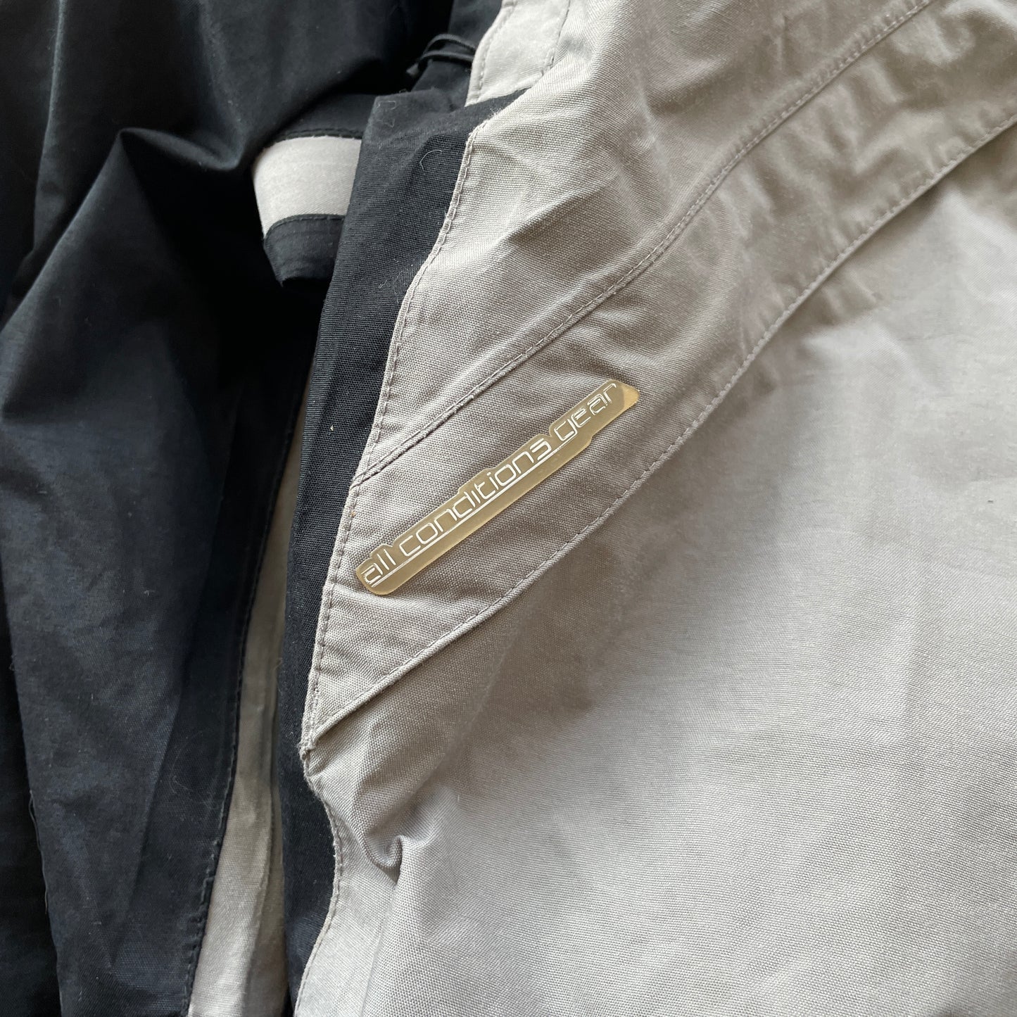 Nike ACG - 2000s Waterproof StormFit Jacket (L)