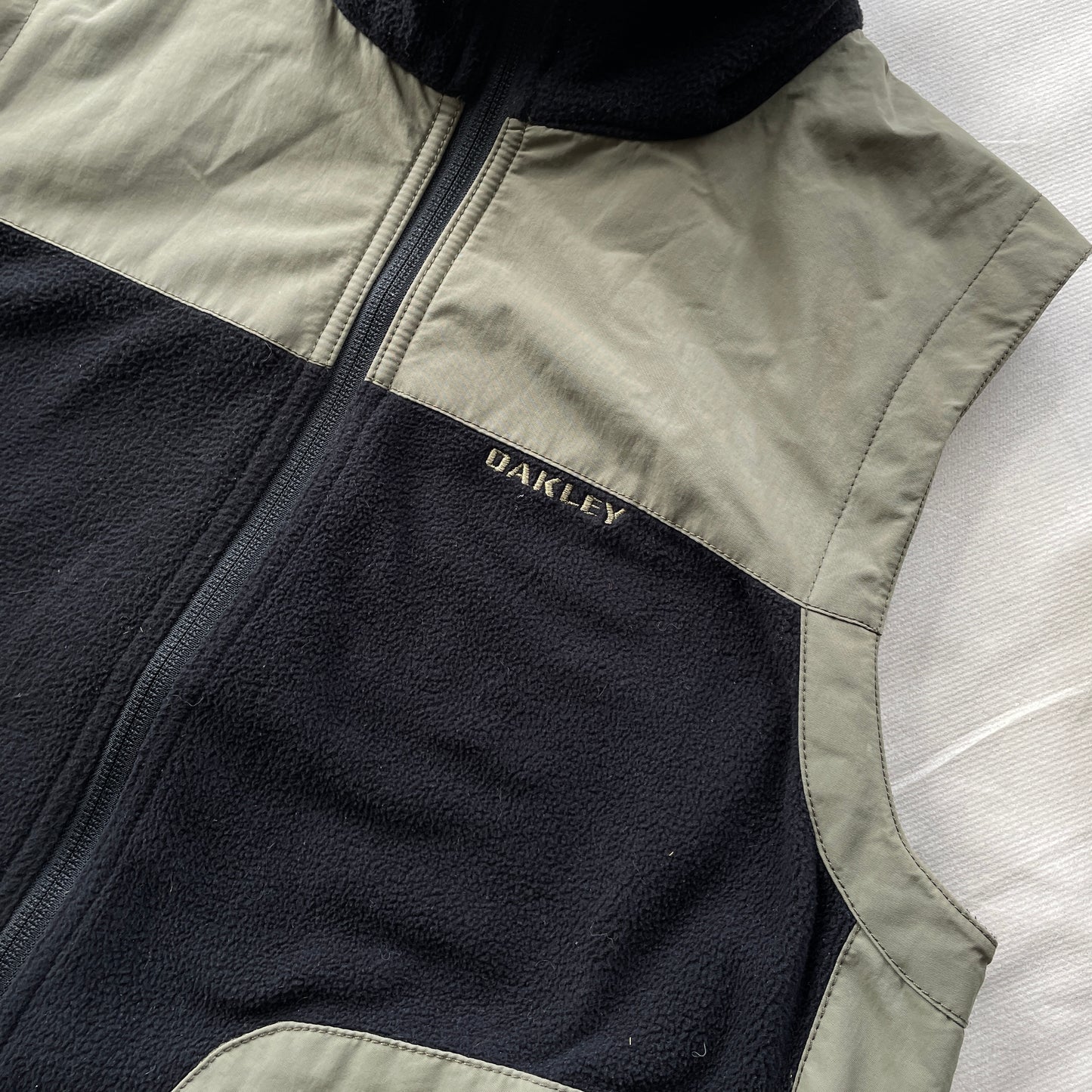 Oakley - 2005 Nylon/Fleece Panelled Vest (S)