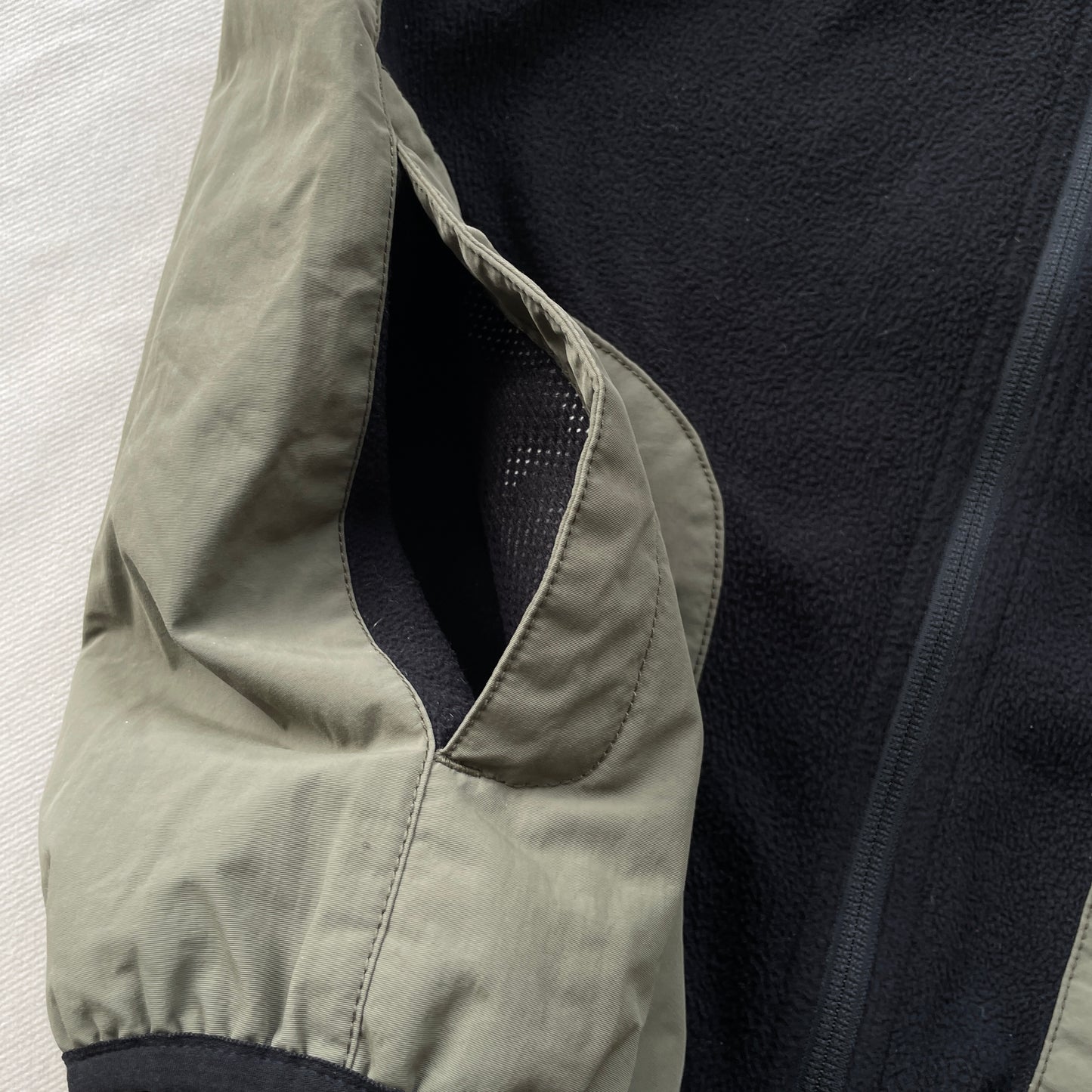 Oakley - 2005 Nylon/Fleece Panelled Vest (S)