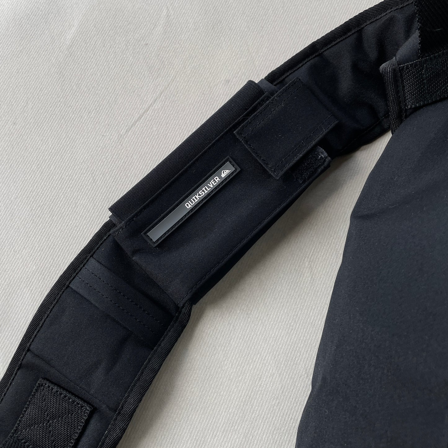 Quiksilver - 2000s Cyclops Sling Bag