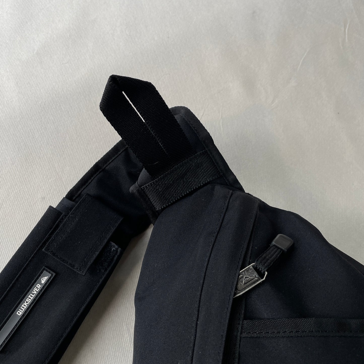 Quiksilver - 2000s Cyclops Sling Bag