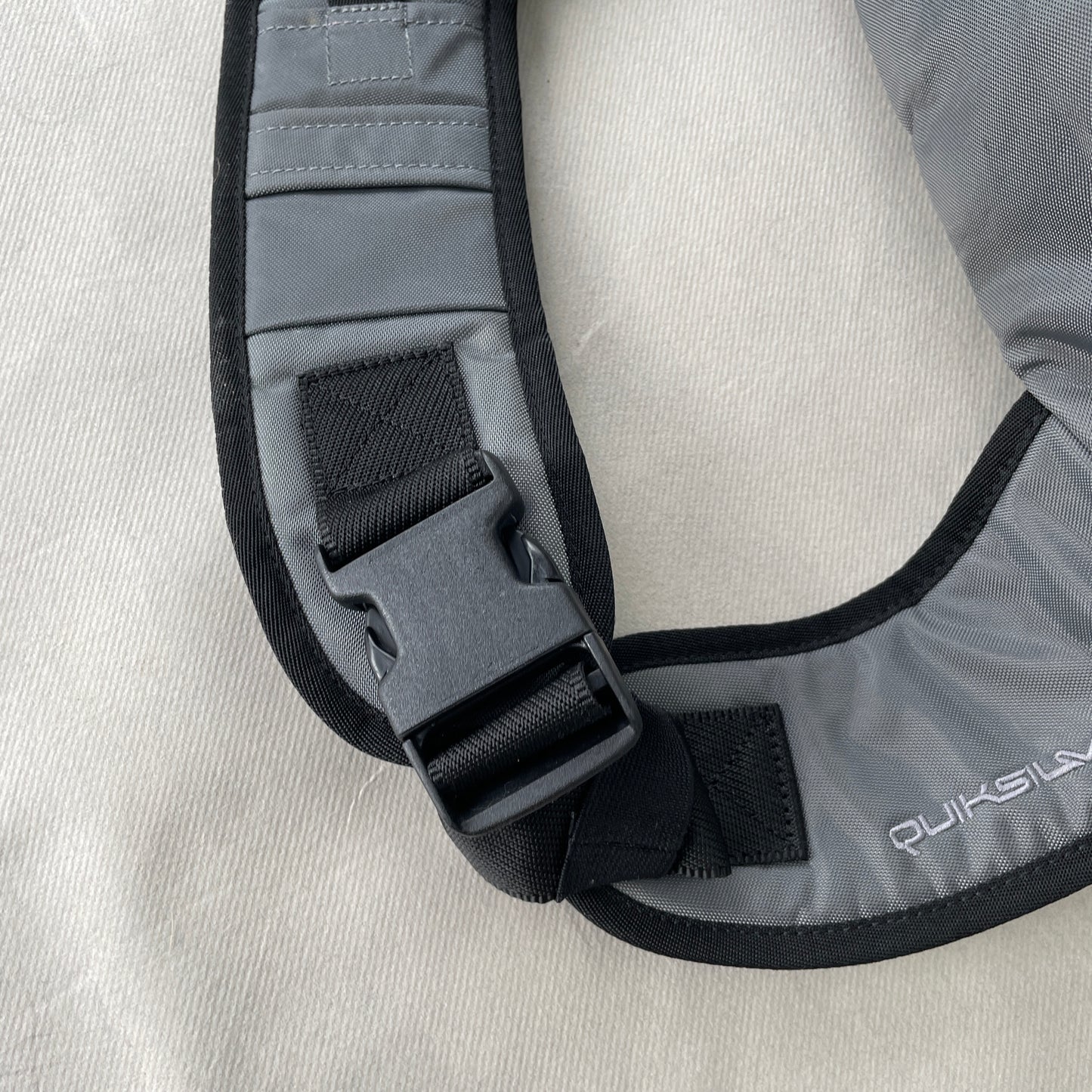 Quiksilver - Rare 2000s Padded Sling Bag