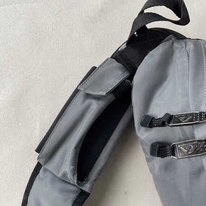 Quiksilver - Rare 2000s Padded Sling Bag