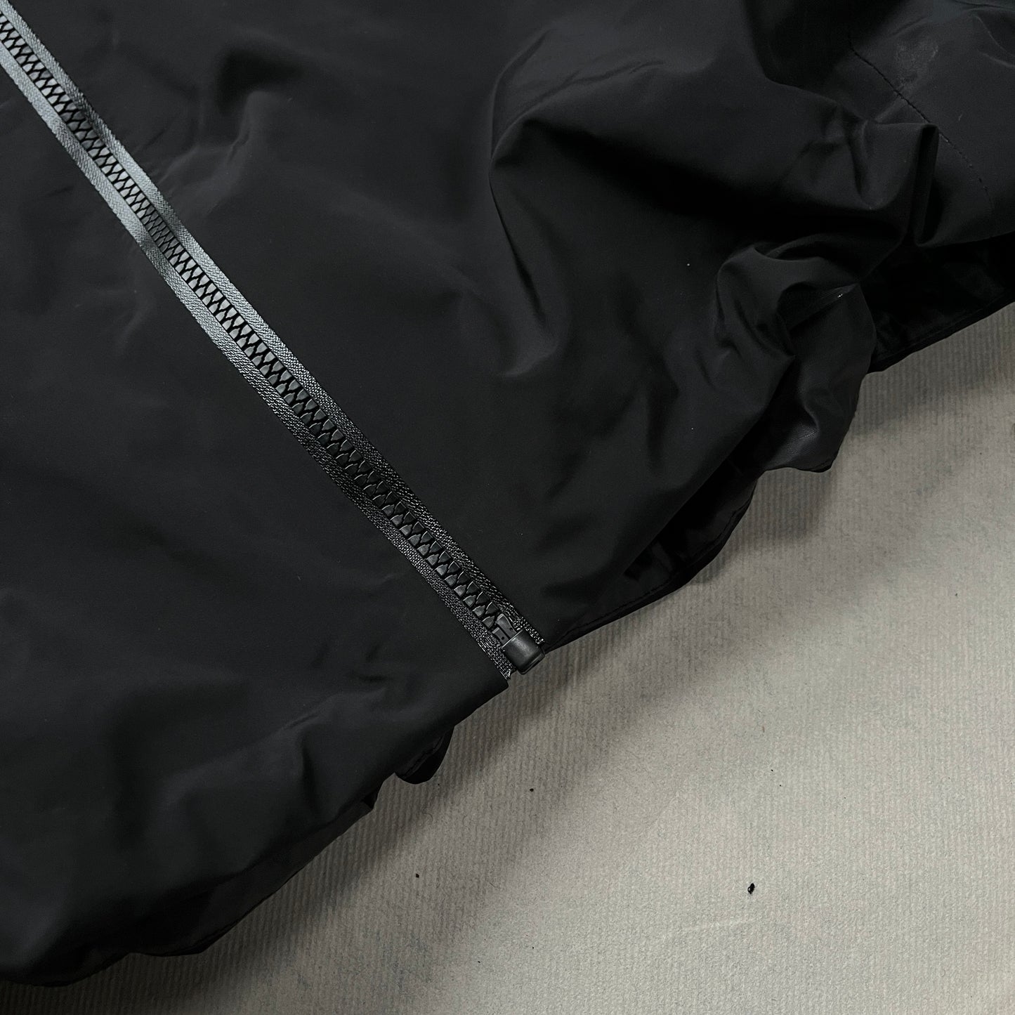 Arc'teryx - Alpha SV Gore-Tex Pro Shell Jacket (L)