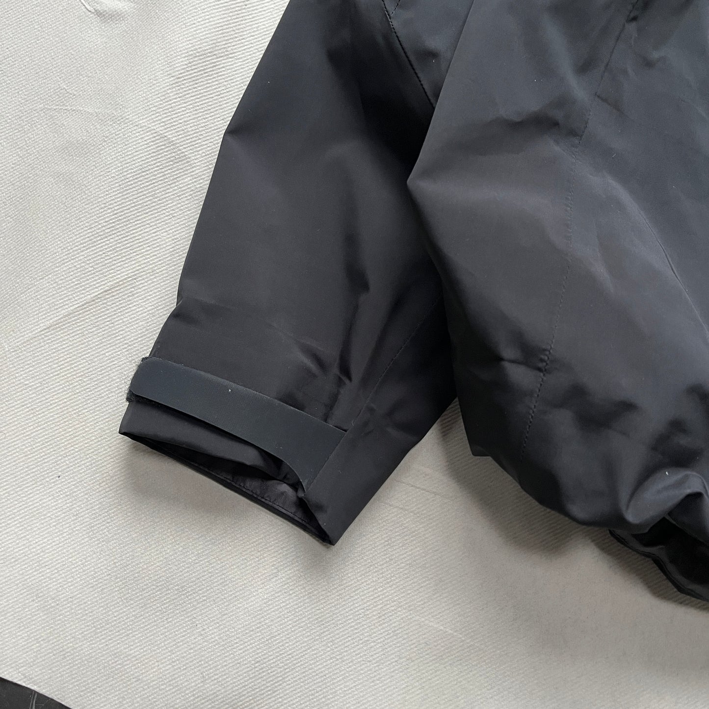 Arc'teryx - Alpha SV Gore-Tex Pro Shell Jacket (L)