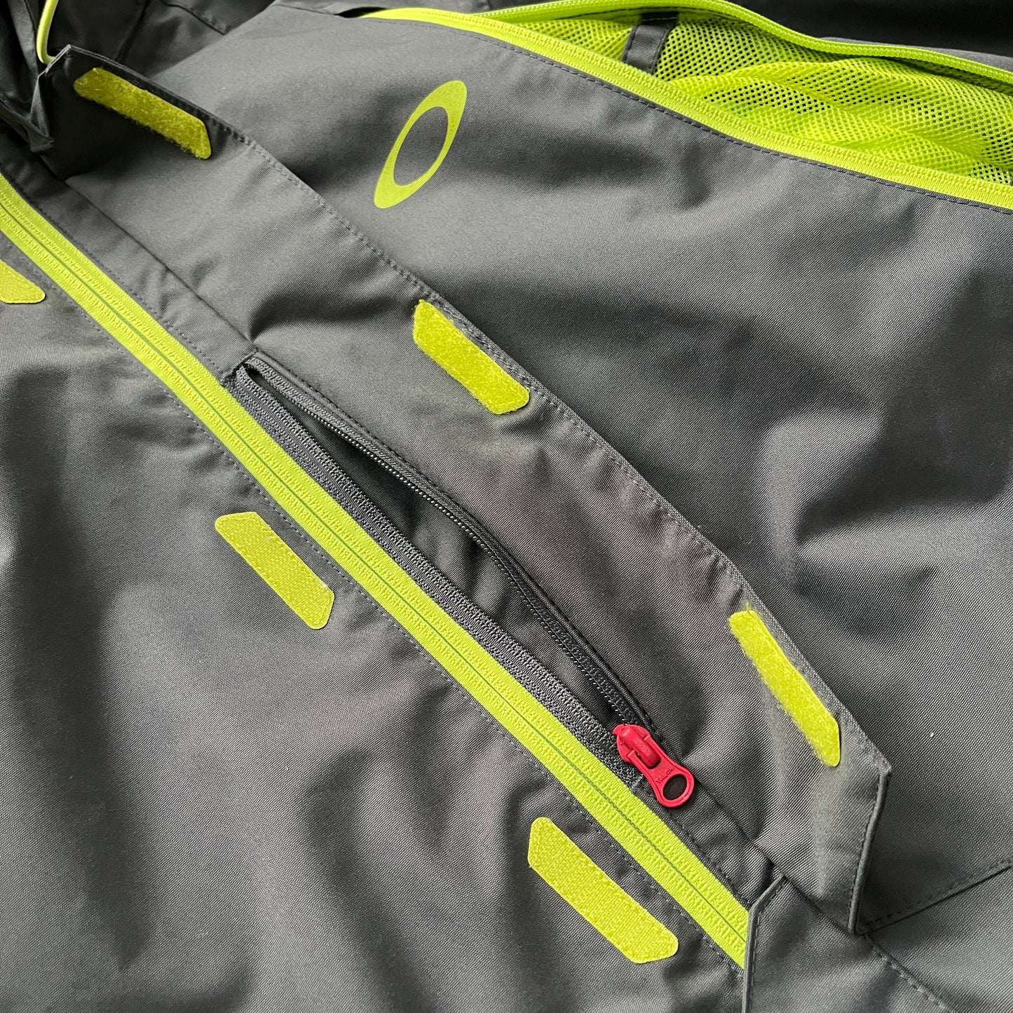 Oakley - 2012 Insulated Vent Ski Jacket (M)