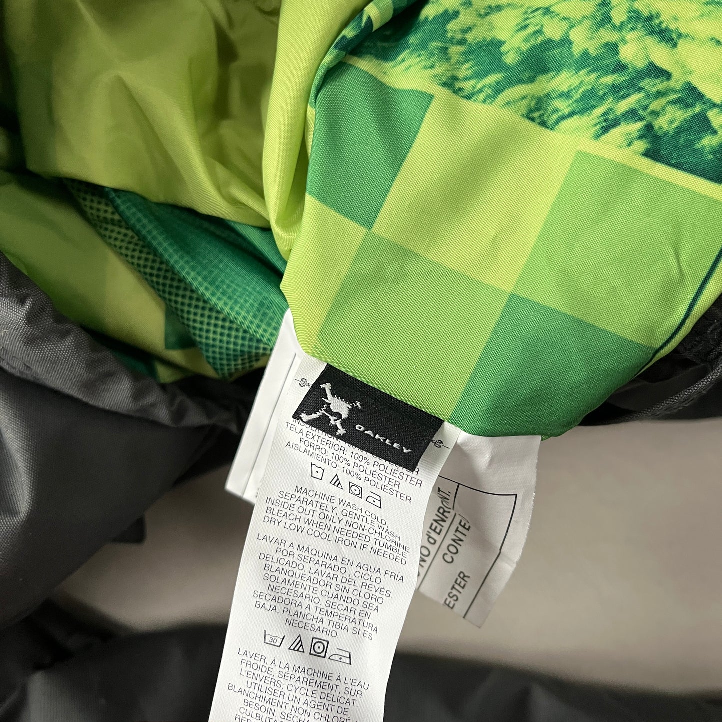 Oakley - 2012 Insulated Vent Ski Jacket (M)