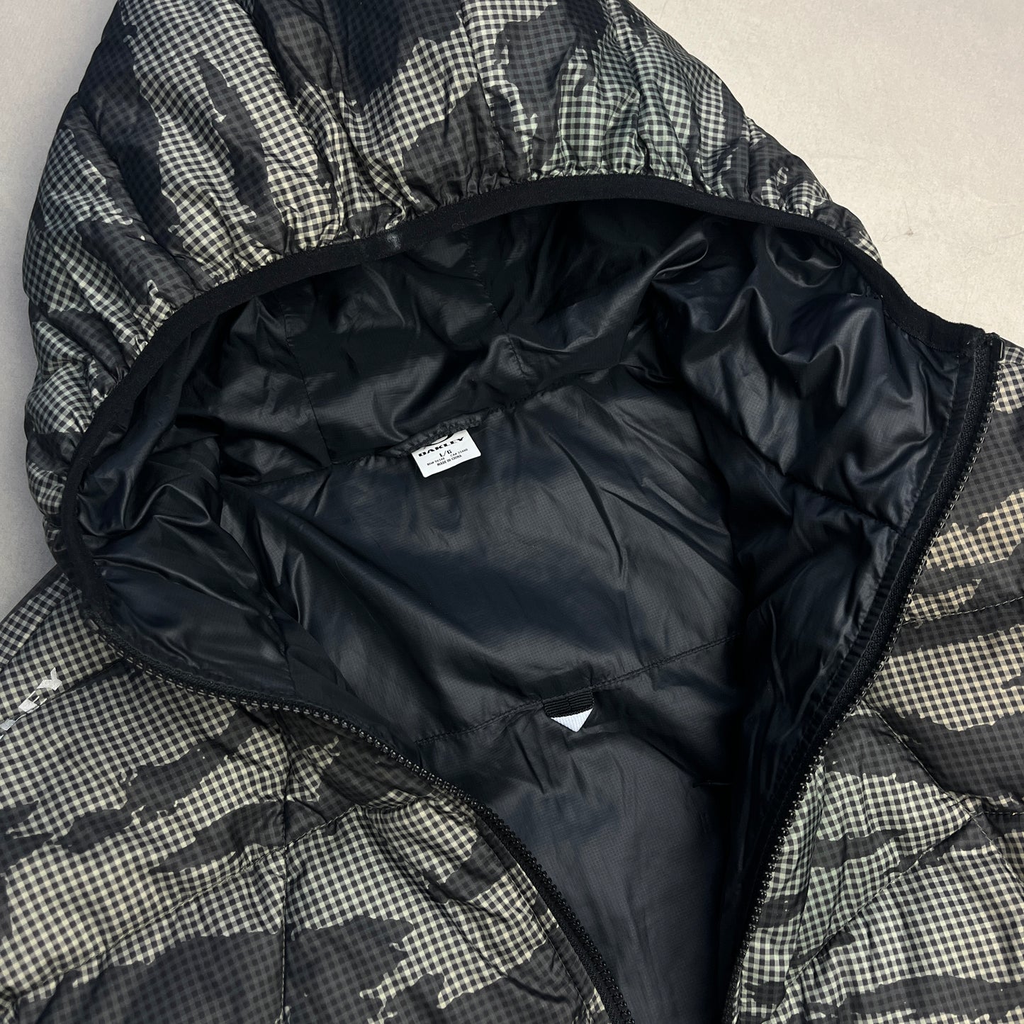 Oakley - HydroFree Reversible Puffer Jacket (L)