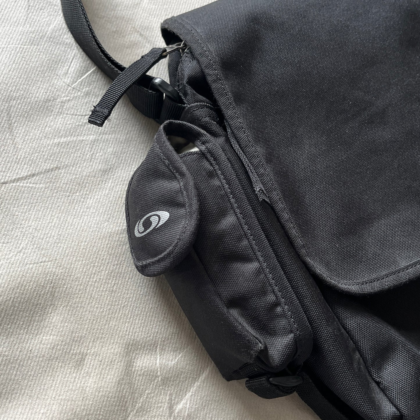 Salomon - 2000s Messenger (Laptop) Shoulder Bag