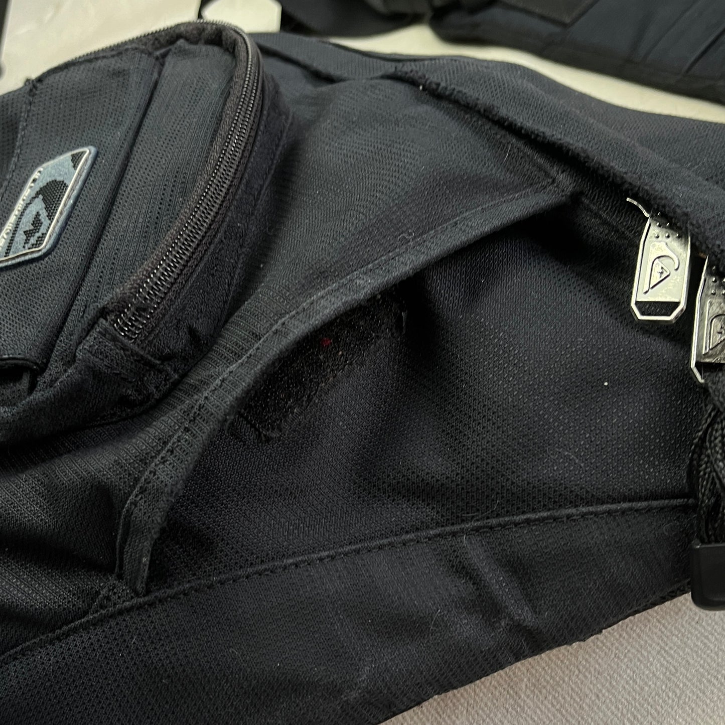 Quiksilver - 2000s Polux Sling Bag