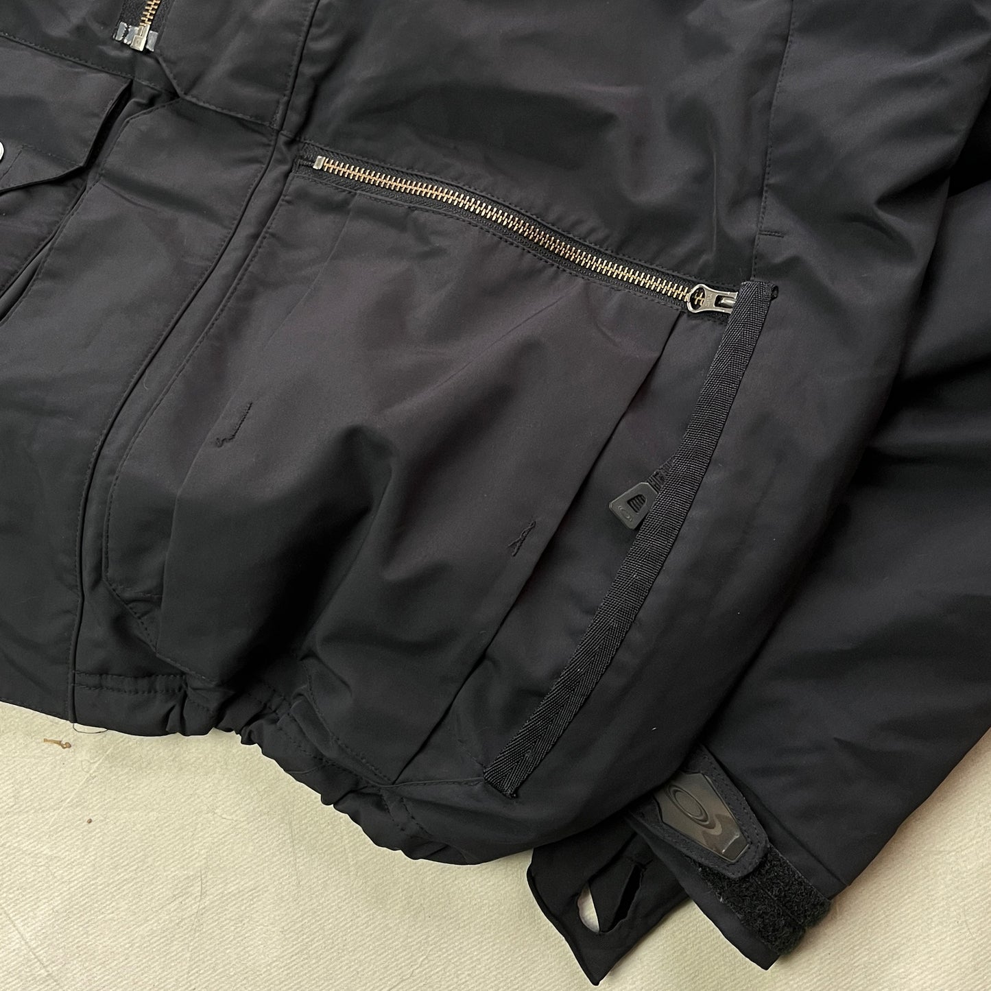 Oakley - 2009 Magnetic Thinsulate Vent Recco Parka (L)
