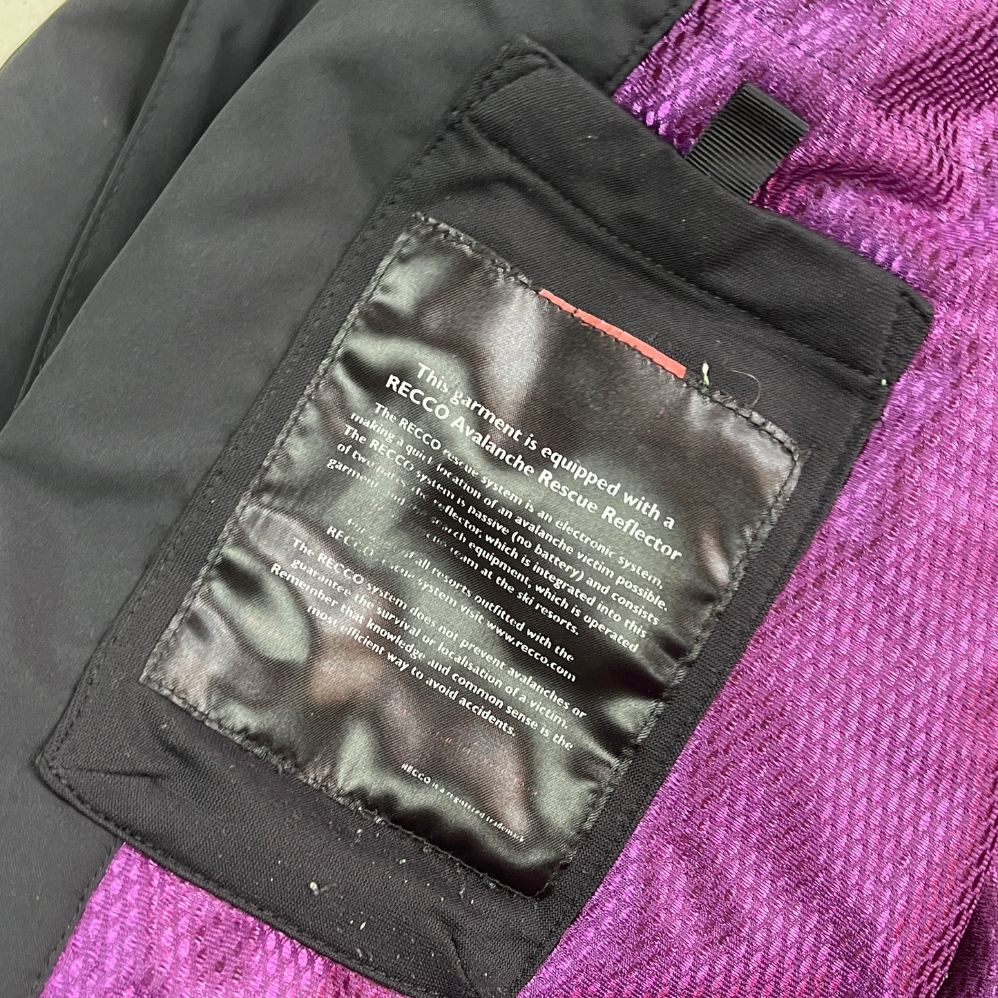 Oakley - 2009 Magnetic Thinsulate Vent Recco Parka (L)