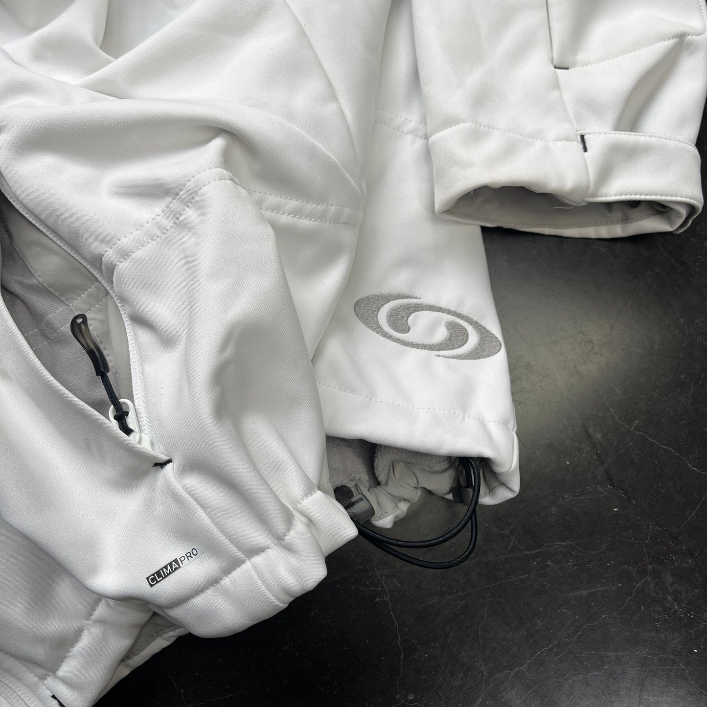 Salomon - 2011 2in1 ClimaPro SoftShell Womens Ski Jacket (L)