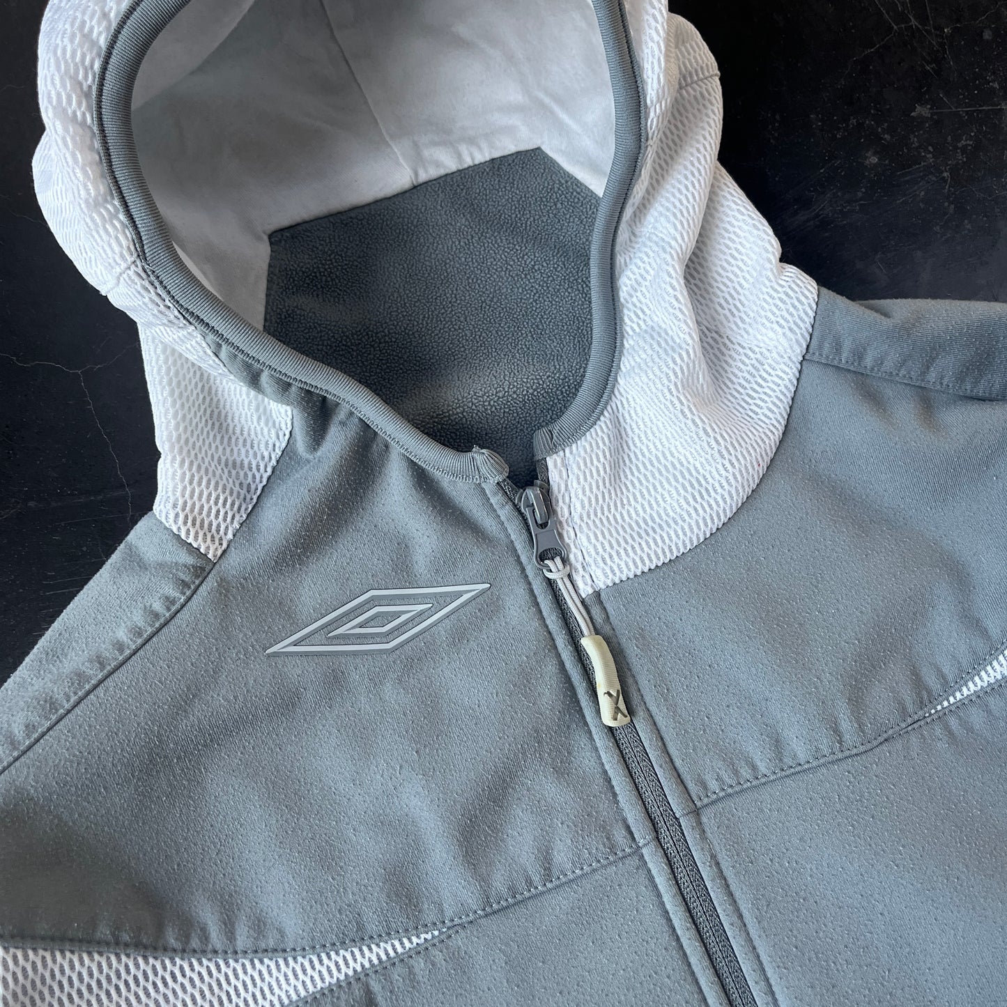 Umbro - Vintage 1/2 Zip Mesh-panelled Pullover (L)