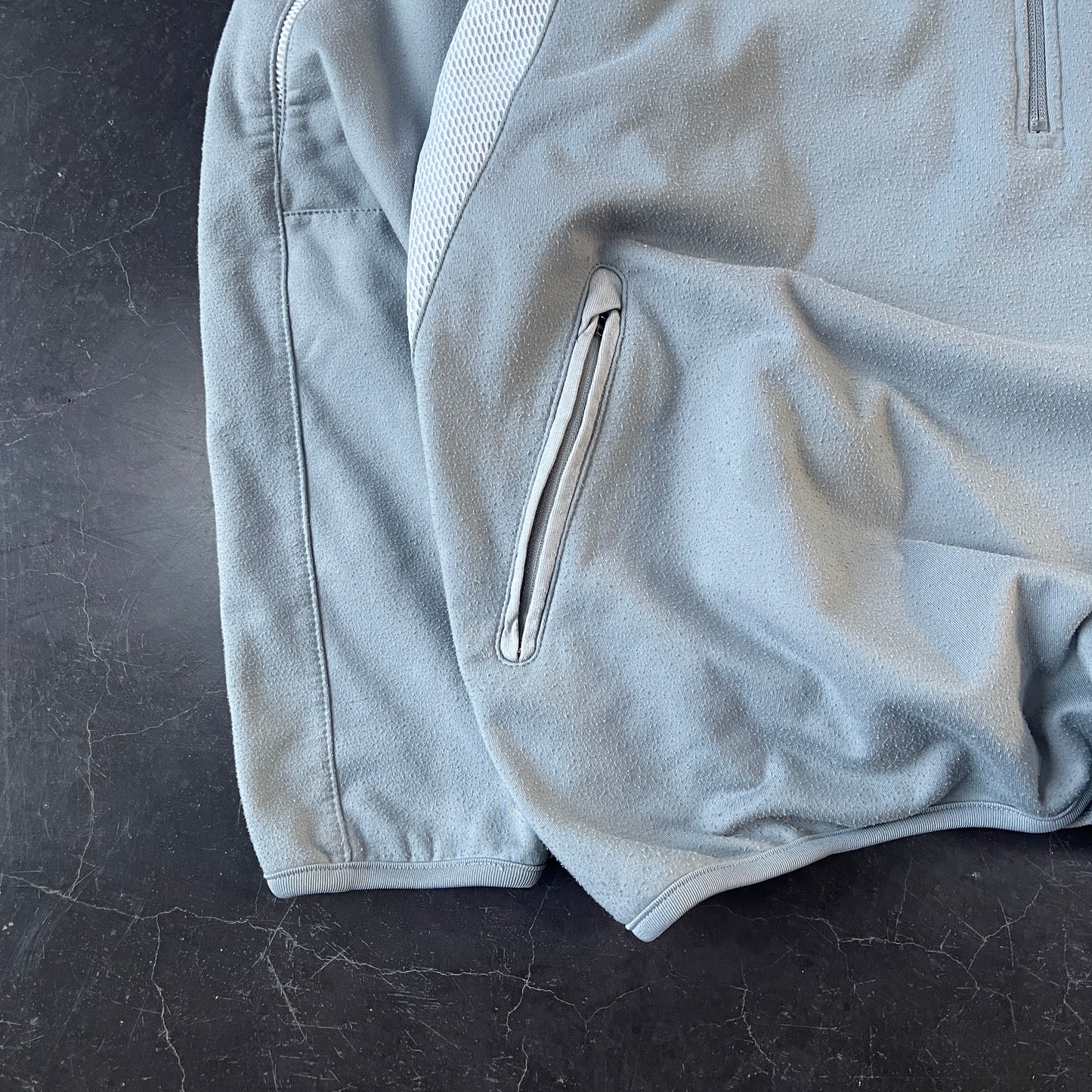 Umbro - Vintage 1/2 Zip Mesh-panelled Pullover (L)