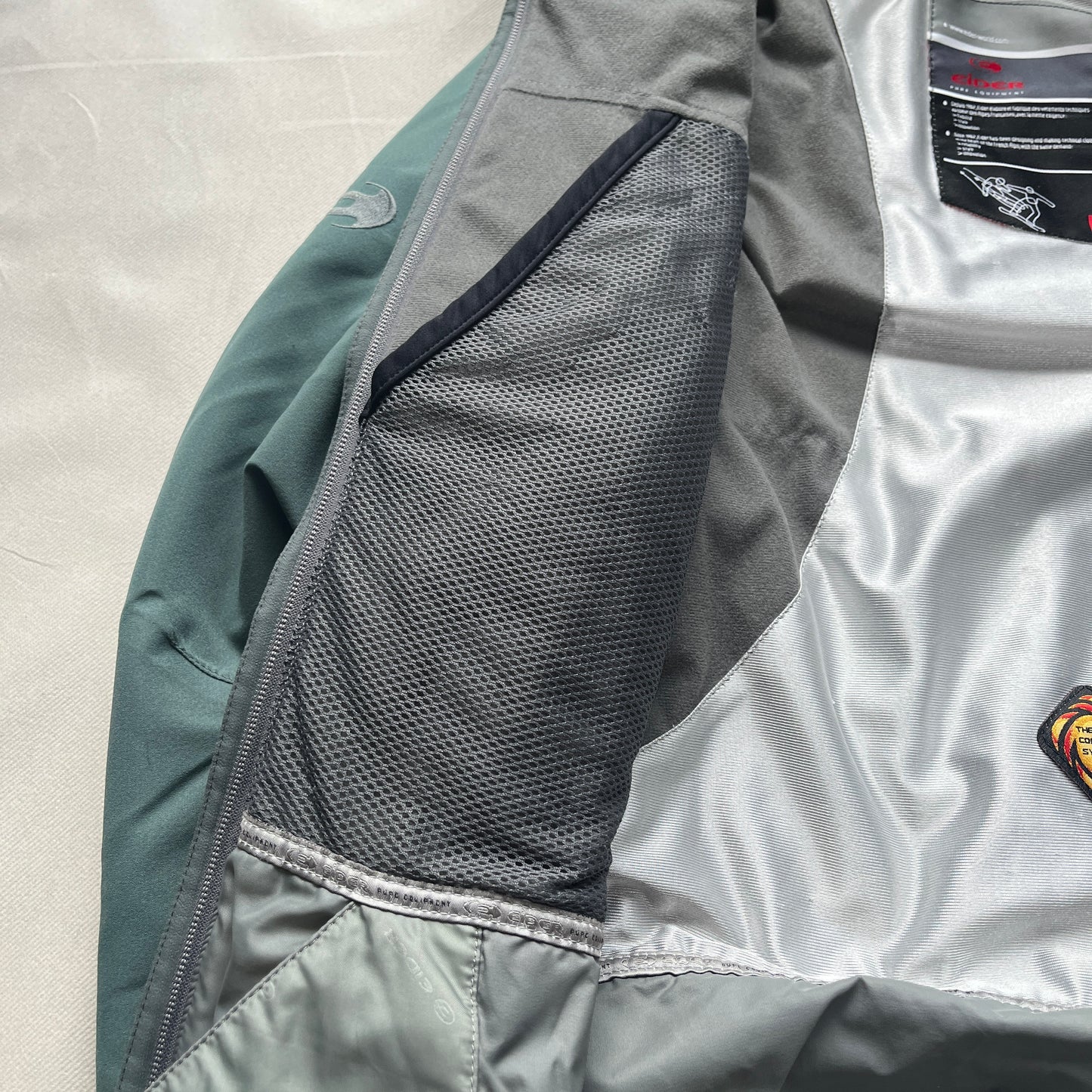 Eider - 2000s Ness GoreTex XCR Vent Ski Jacket (M-L)