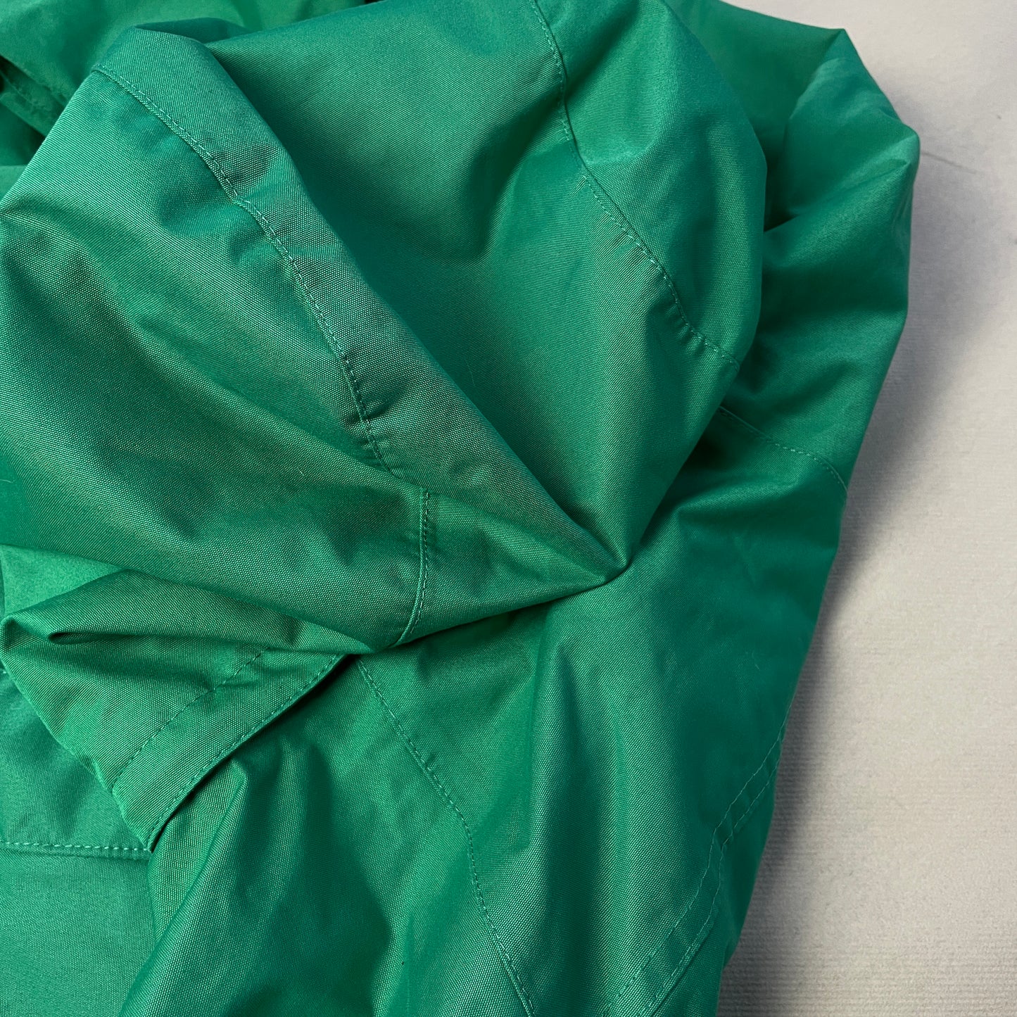 Oakley - 2011 Magnet Technical Vent Ski Jacket (L)