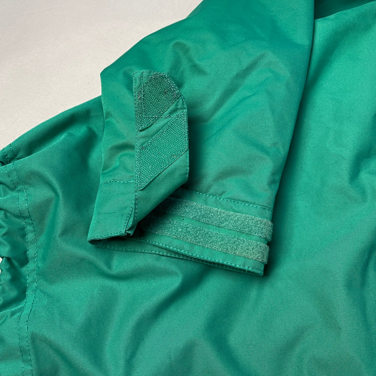 Oakley - 2011 Magnet Technical Vent Ski Jacket (L)