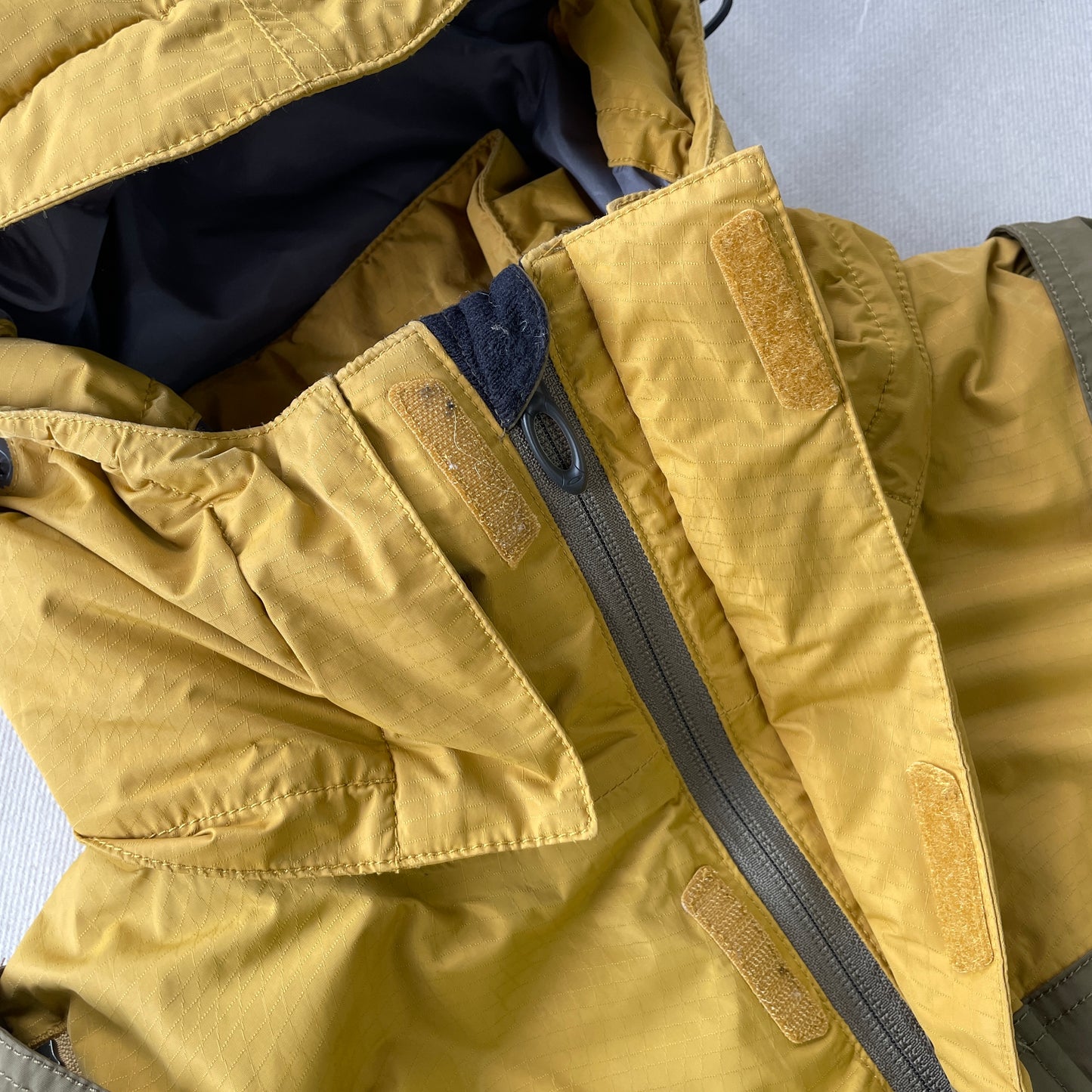 Oakley - 2006 Road Fuel Magnetic Vent Flap Insulated Weatherproof Jacket (M)