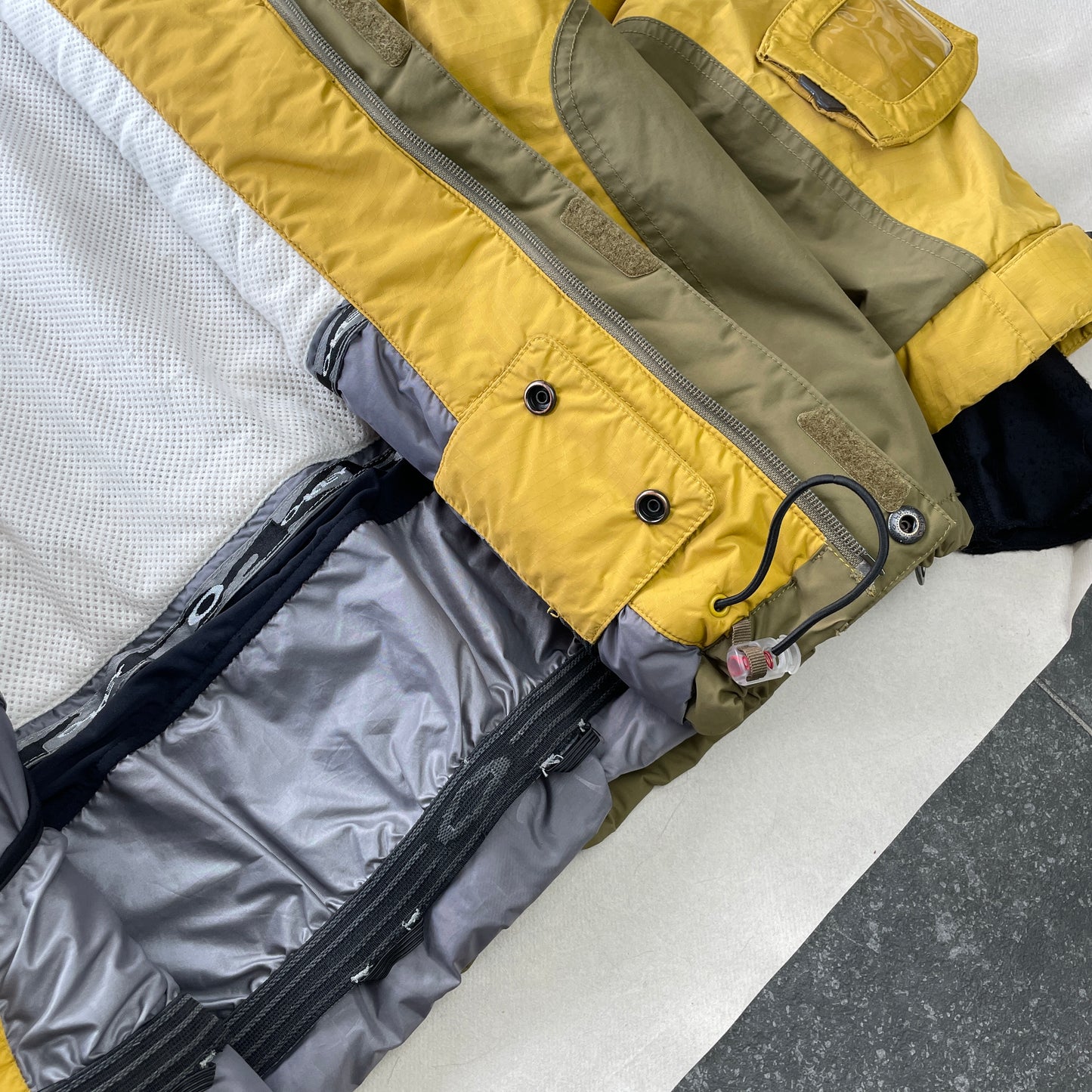 Oakley - 2006 Road Fuel Magnetic Vent Flap Insulated Weatherproof Jacket (M)