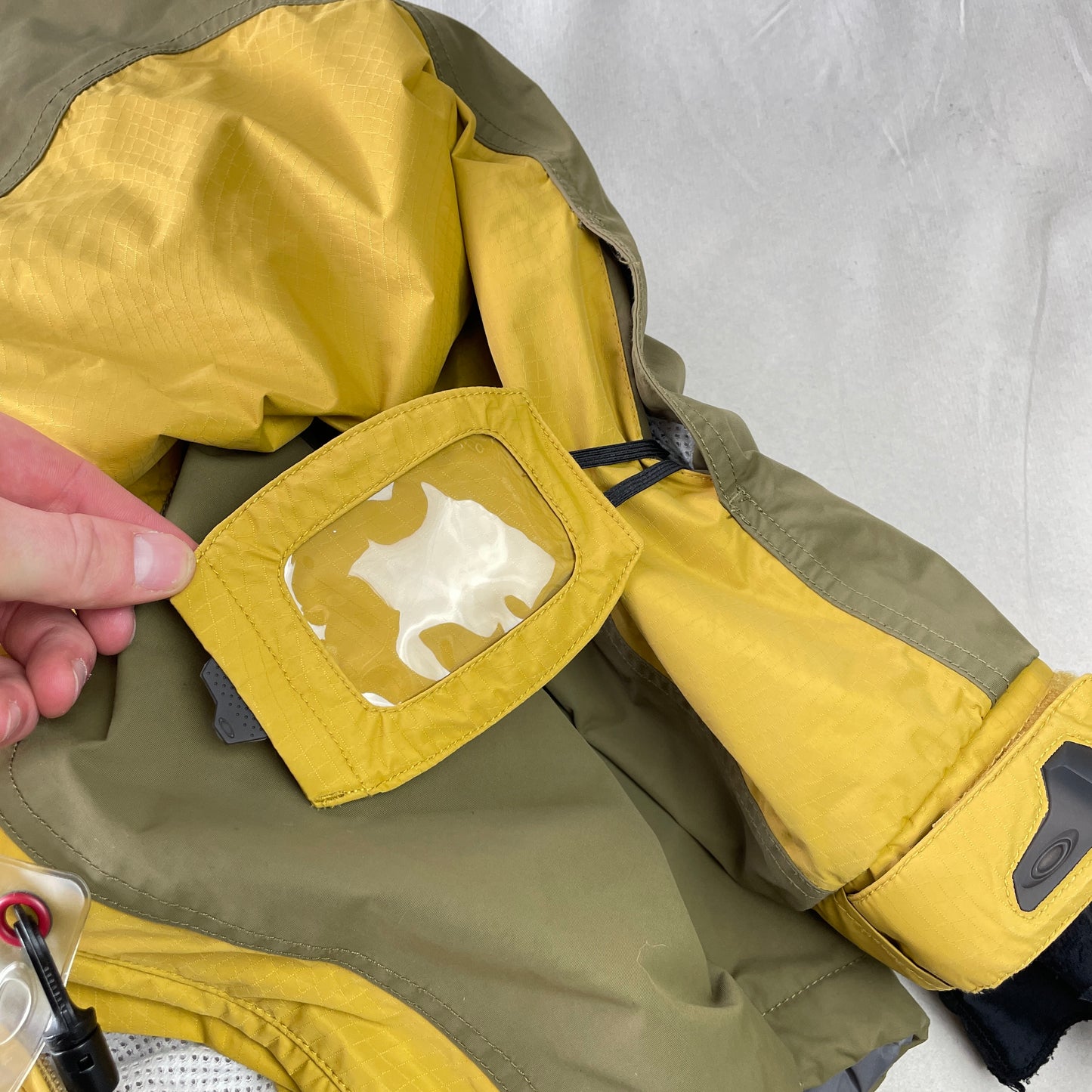 Oakley - 2006 Road Fuel Magnetic Vent Flap Insulated Weatherproof Jacket (M)