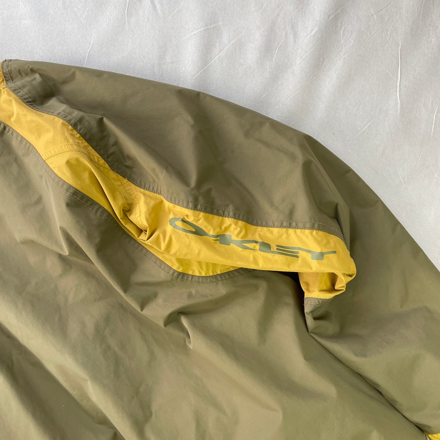 Oakley - 2006 Road Fuel Magnetic Vent Flap Insulated Weatherproof Jacket (M)