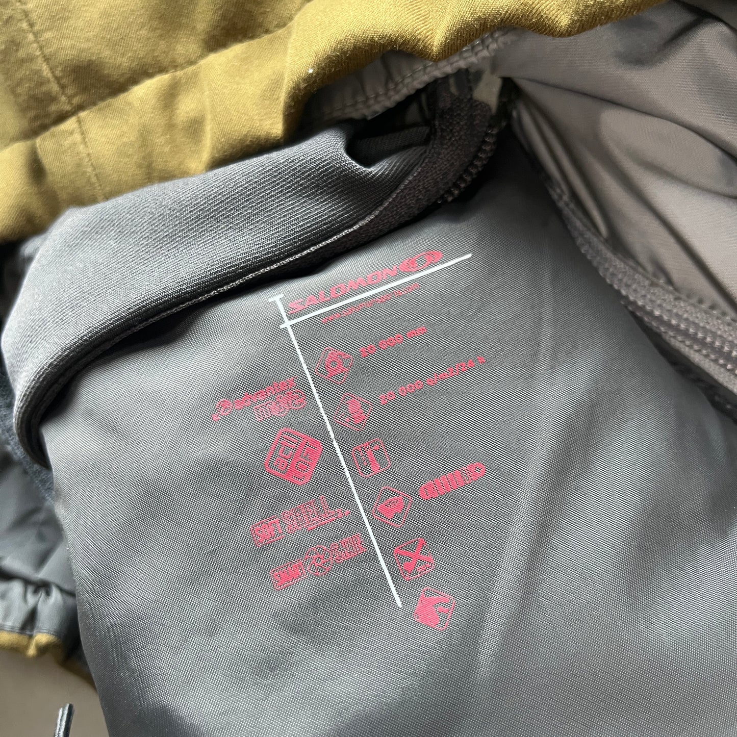 Salomon - 2007 2in1 SmartSkin Recco Seam-taped Ski Jacket (M)