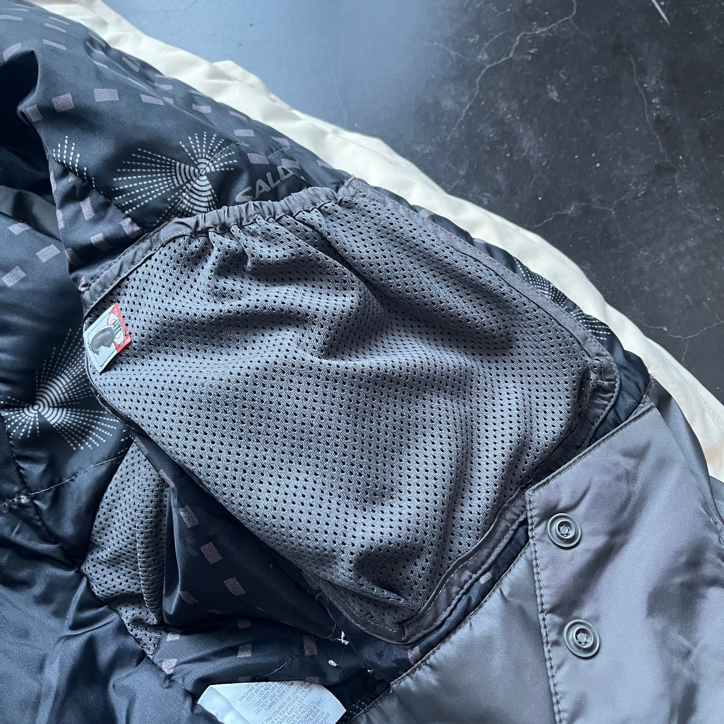 Salomon - 2000s BTM Gore-Tex Insulated Womens Ski Jacket (S-M)