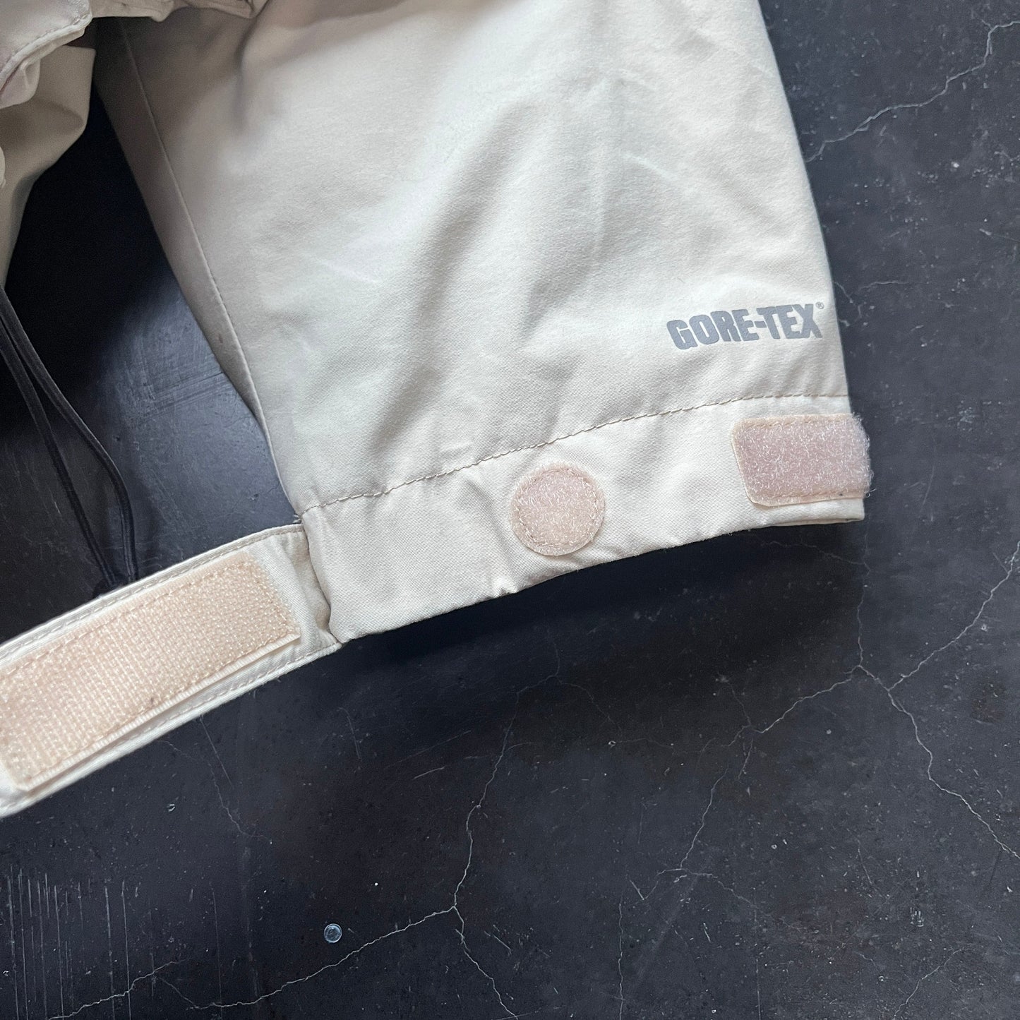 Salomon - 2000s BTM Gore-Tex Insulated Womens Ski Jacket (S-M)