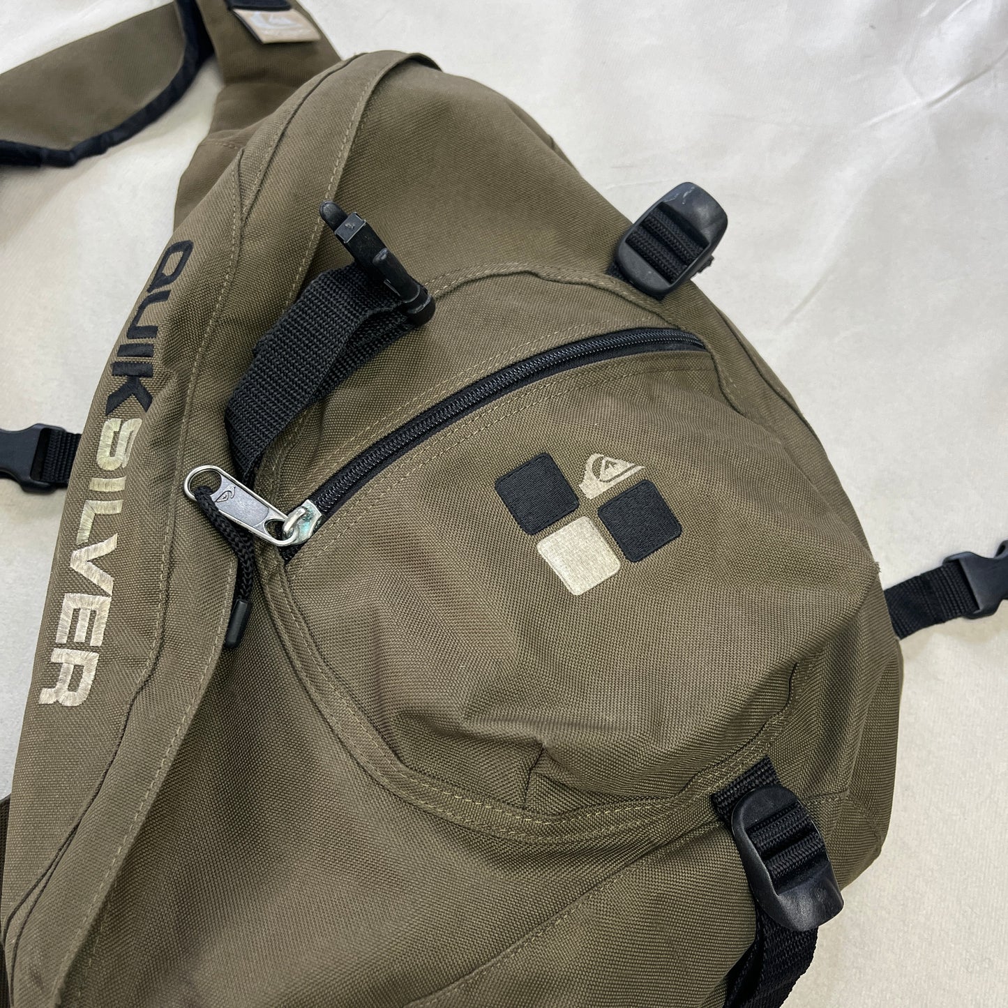 Quiksilver - 2001 Tri-Harness Cyclone Sling Bag