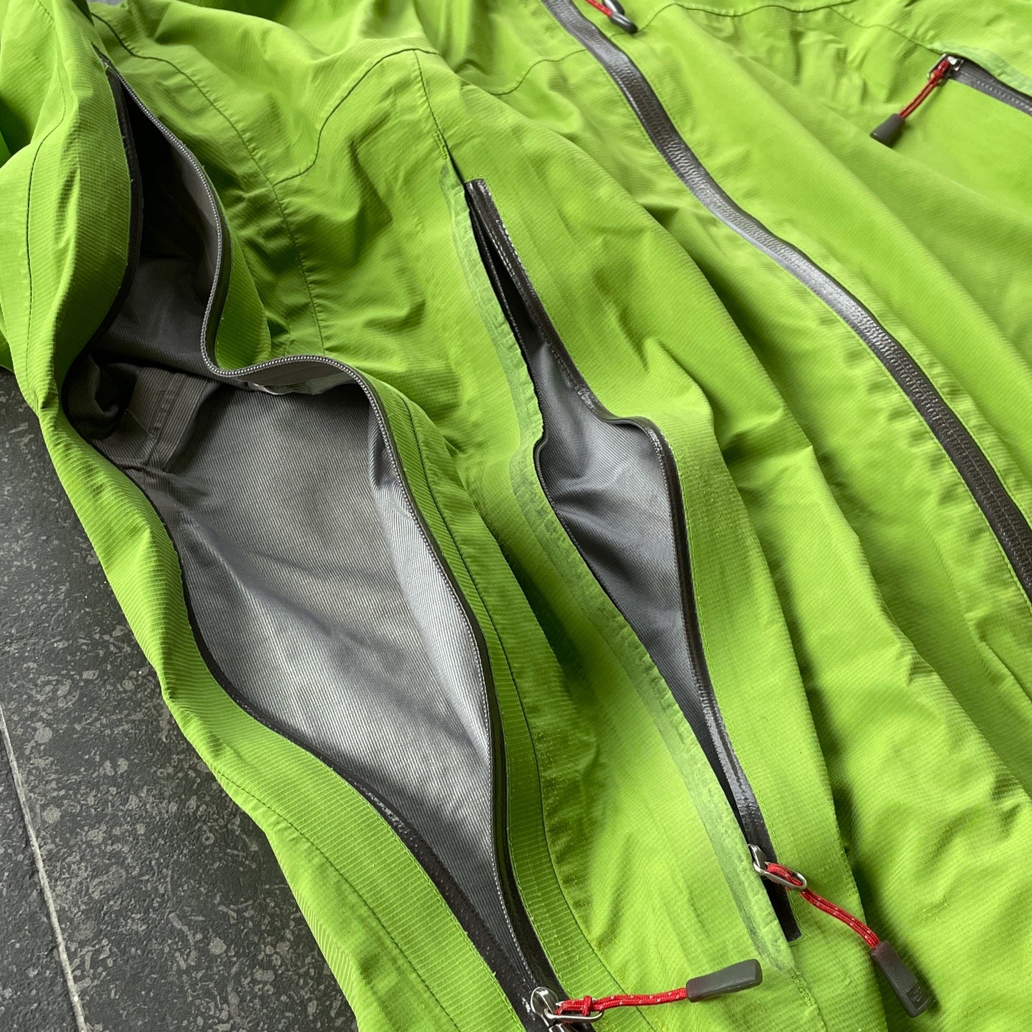 The North Face - 2010 HyVent Alpha Summit Series Jacket