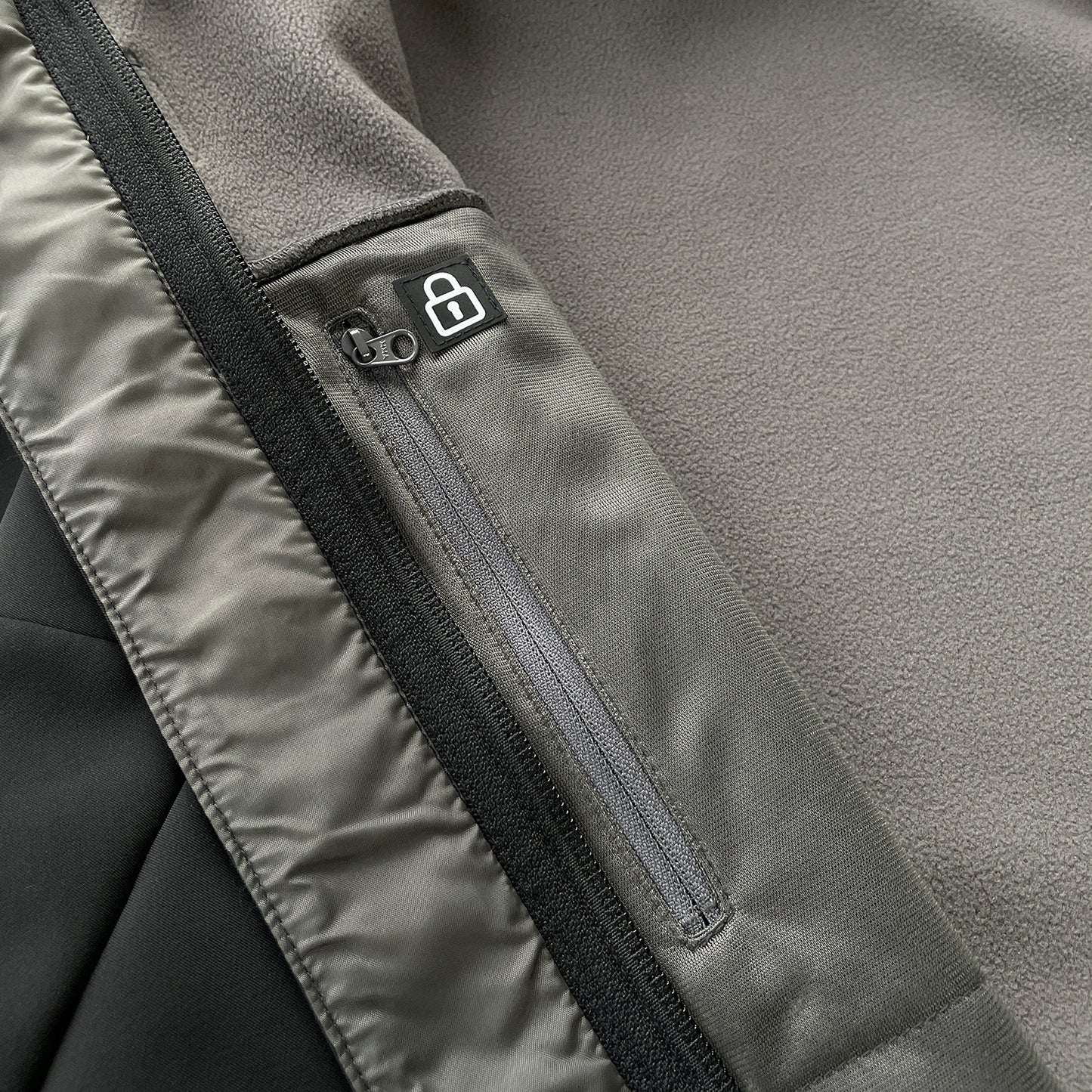 Salomon - 2009 2in1 Softshell ClimaPro Fleece-lined Jacket (L)