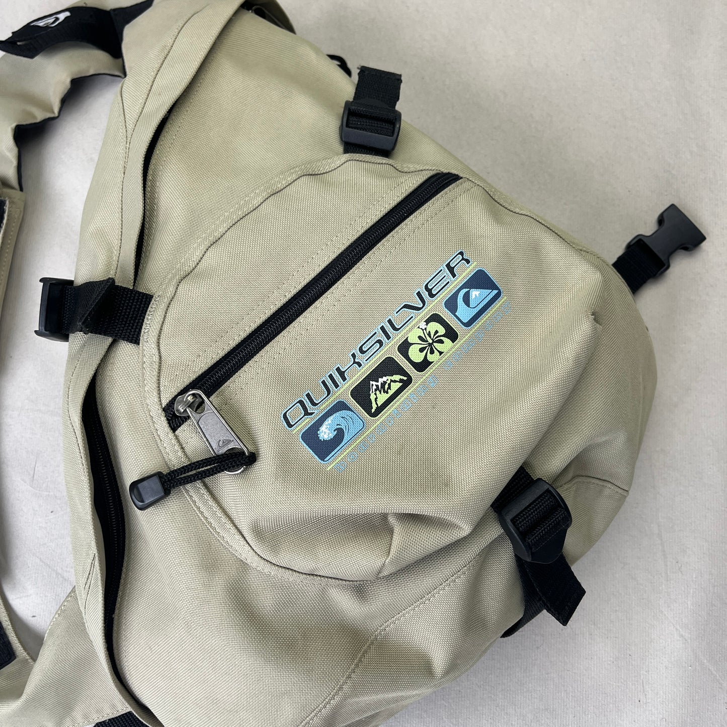 Quiksilver - 2000s Cyclone Sling Bag (Mint Beige)