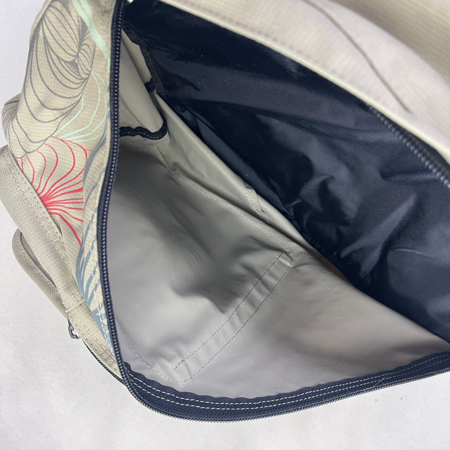 Quiksilver - 2001 Oxalic Sling Bag
